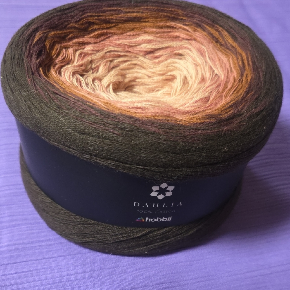 Hobbii Dahlia Gradient Yarn - Brown and Pink